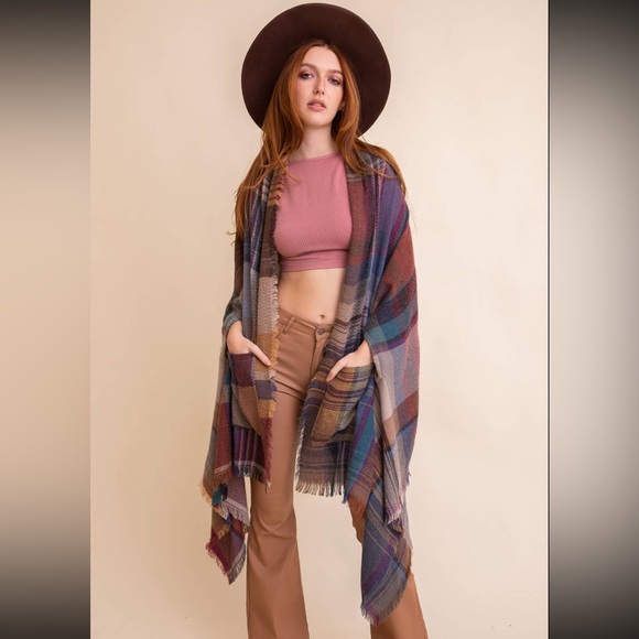 New Three Bird nest Plaid Multicolored Pocket Ruana - Picture 7 of 14